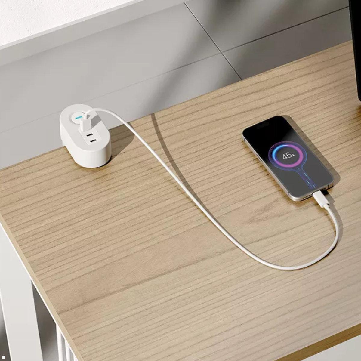 Neomounts DS22-840WH6 Tischsteckdose mit Klemme und USB A/ C, Anwendungsbeispiel Neomounts DS22-840WH6 Tischsteckdose mit Klemme und USB A/ C, Anwendungsbeispiel